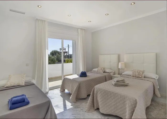 Elegant Retreat With Lush Gardens Marbella