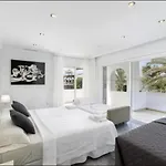 Elegant Retreat With Lush Gardens