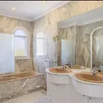 Elegant Retreat With Lush Gardens *
