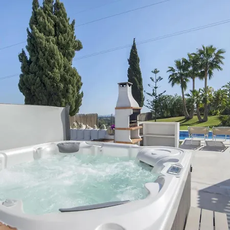 Elegant Retreat With Lush Gardens * Marbella