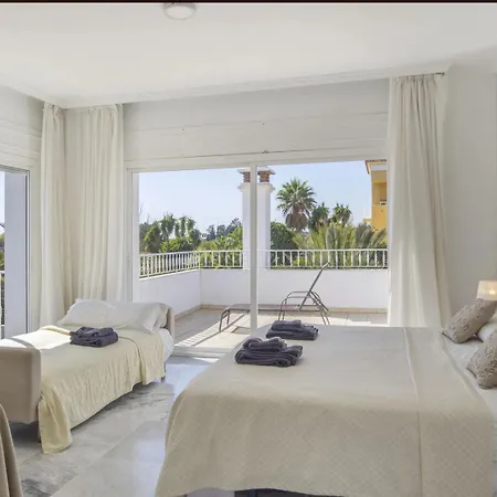 Elegant Retreat With Lush Gardens Villa Marbella