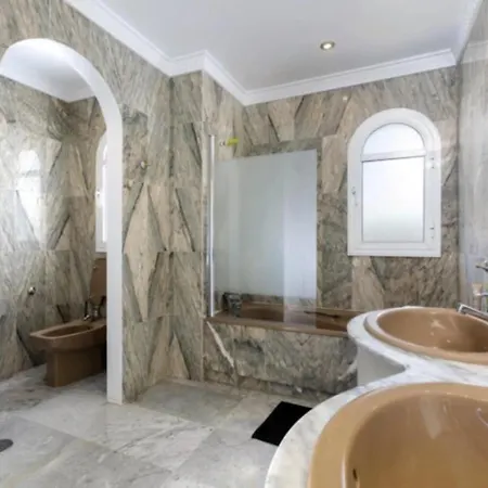 Elegant Retreat With Lush Gardens Villa