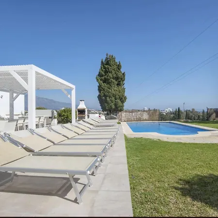 Elegant Retreat With Lush Gardens Marbella