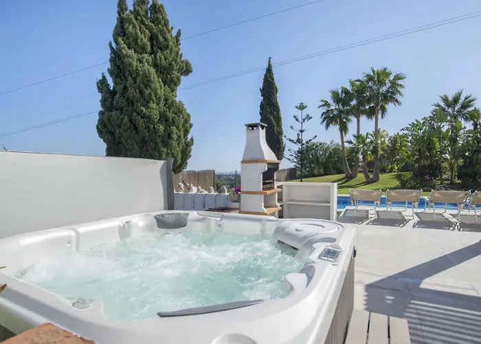 Elegant Retreat With Lush Gardens * Marbella