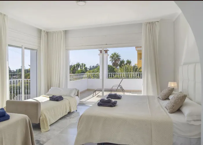 Elegant Retreat With Lush Gardens Villa Marbella