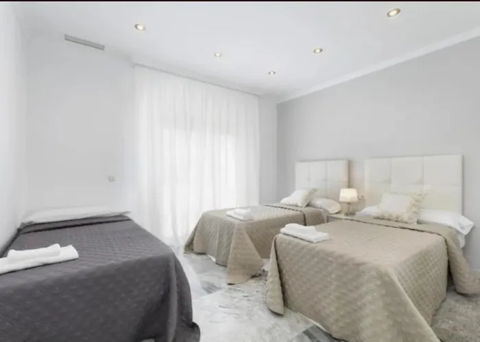 Villa Elegant Retreat With Lush Gardens Marbella